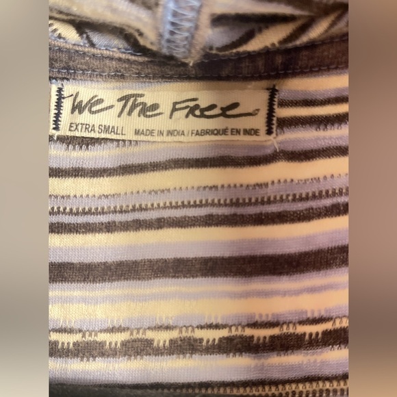 We The Free on fire blue stripe multi coloured hooded sleeveless crop top XS - Picture 4 of 7